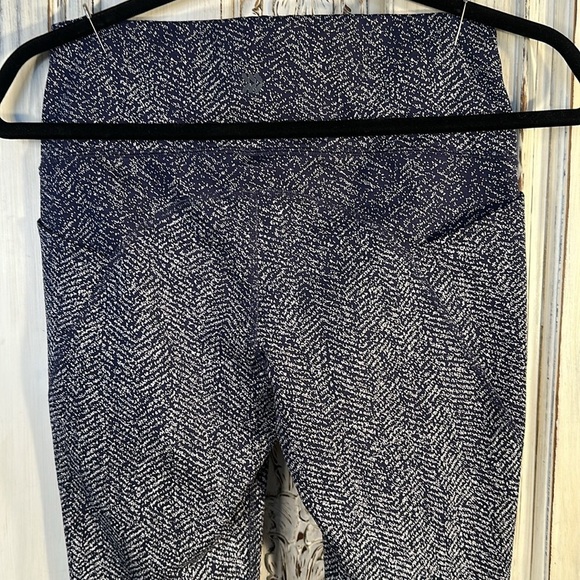 Curated Four Piece Workout Bundle - Picture 12 of 12